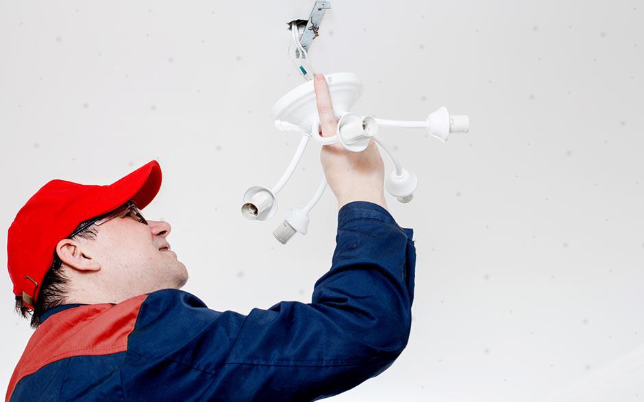 travail électricien Domont